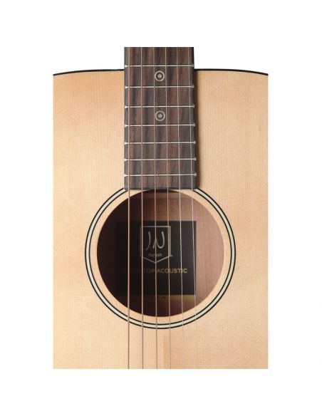 Natural-coloured acoustic auditorium guitar with solid spruce top, Bessie series